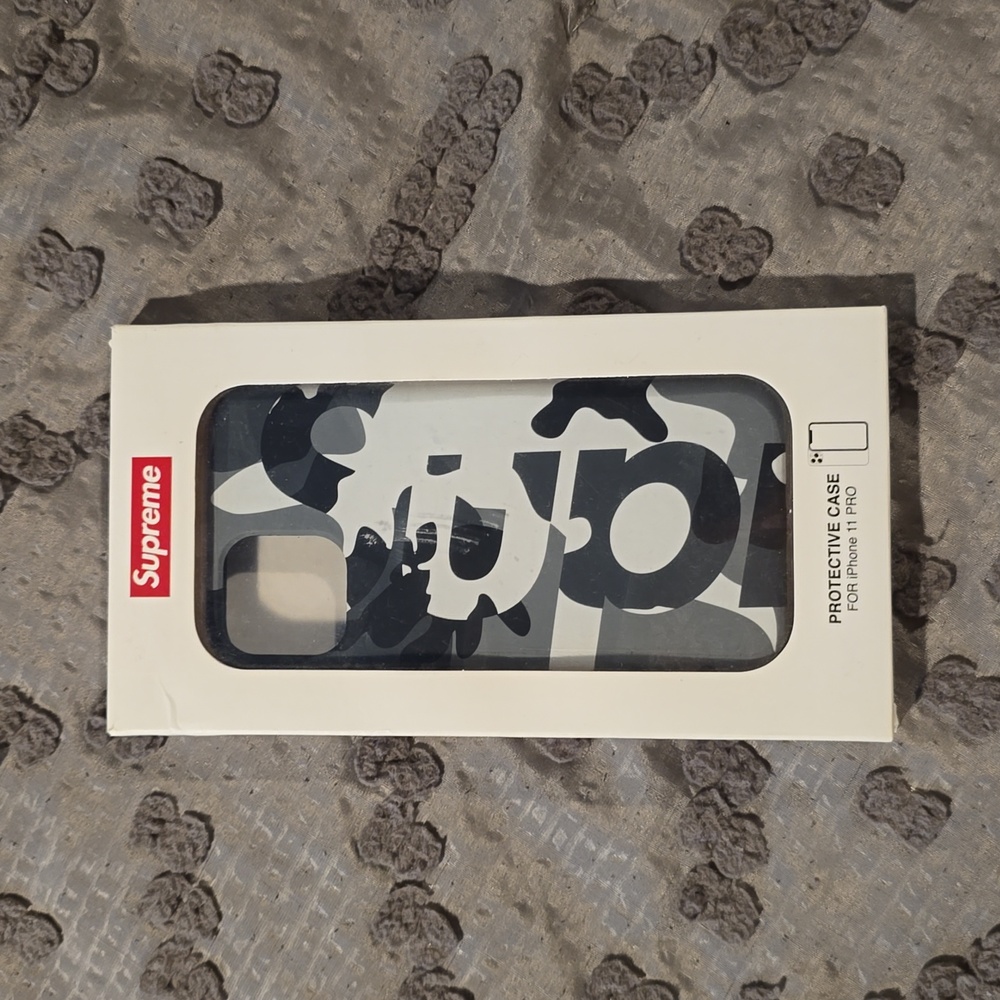 Supreme iPhone 11 Pro Case